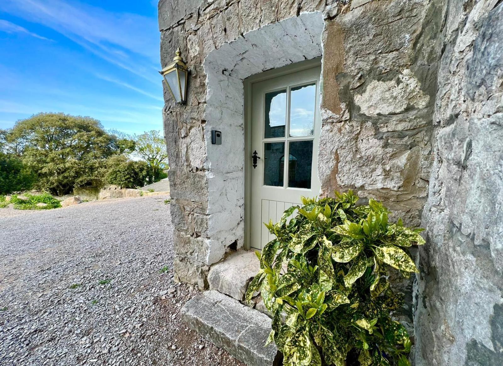 Tan-yr-Ogo Gate Lodge, Gwrych Castle Llanddulas Zewnętrze zdjęcie